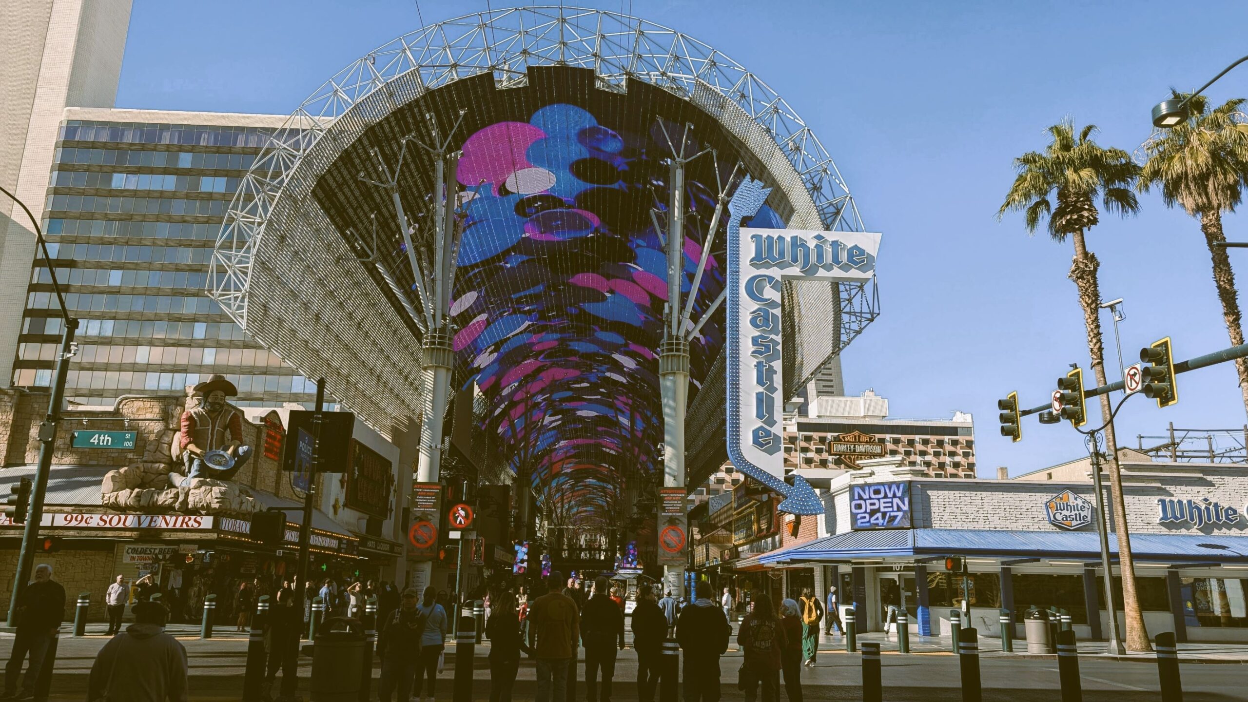 Walking around Downtown Las Vegas Fremont Street Experience