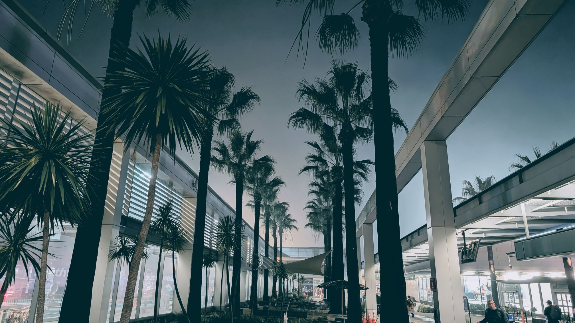 10 Reasons to Fly From/To Long Beach Airport (LGB)